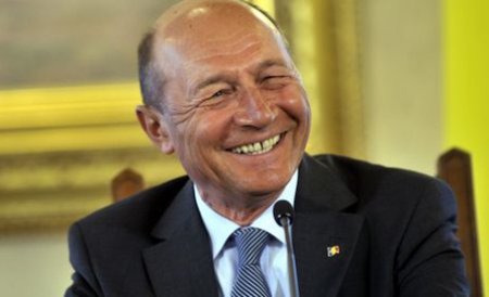 Băsescu se luptă cu umorul. Vezi ultima gafă a preşedintelui României
