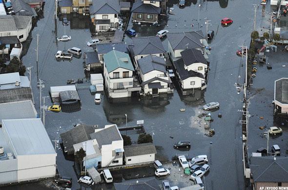 Japonia, greu încercată. FOTOREPORTAJ copleşitor din mijlocul seismului care a lovit ţara în 2011 182142