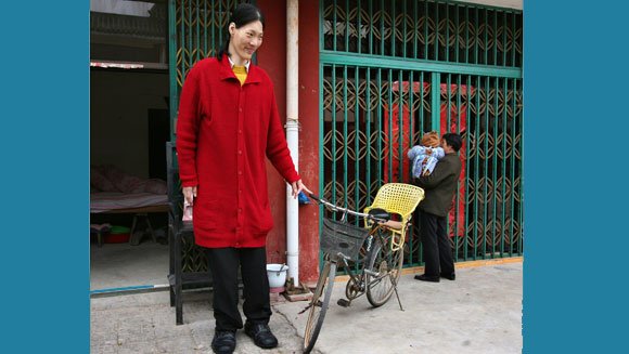 Yao Defen, cea mai înaltă femeie din lume, s-a stins din viaţă