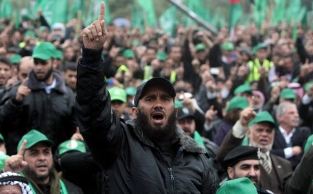 Circa 100.000 palestinieni s-au adunat în Piaţa Kativa, pentru a marca 25 de ani de la creearea Hamas