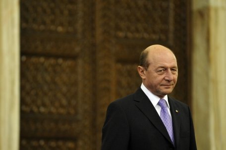 Traian Băsescu este în staţiunea Predeal, împreună cu soţia