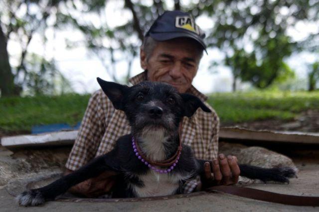 De mai bine de două decenii îşi duc traiul în acest loc. Sărăcia este blestemul lor de zi cu zi 182449