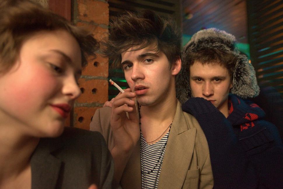 Aşa sunt verificate fetele care intră în acest club. Tinerii bogaţi din Rusia, dezmăţ total, noapte de noapte 182616