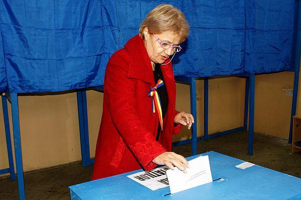 Cum se văd alegerile parlamentare în imagini. FOTOREPORTAJ cu momente reprezentative ale evenimentului de ieri 182669