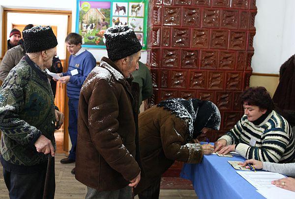 Cum se văd alegerile parlamentare în imagini. FOTOREPORTAJ cu momente reprezentative ale evenimentului de ieri 182671