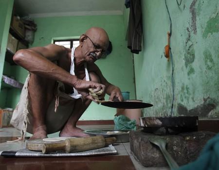 Un indian s-a transformat într-un Mahatma Gandhi al zilelor noastre 182749