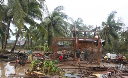 Bilanţul taifunului Bopha în Filipine: Cel puţin 700 de morţi şi sute de dispăruţi
