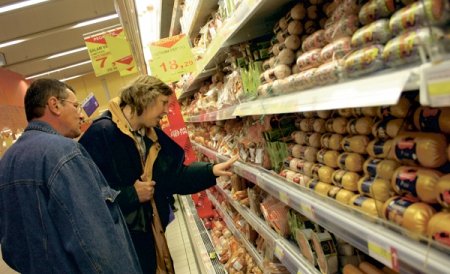 Preţurile alimentelor au golit portofelele românilor: cel mai mult s-au scumpit ouăle
