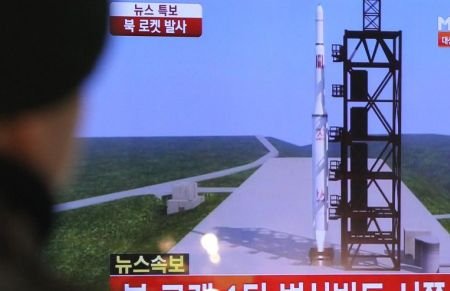 Premierul japonez a avertizat populaţia niponă în legătură cu tirul de rachetă nord-coreean. Vezi ce mesaje a transmis pe Twitter