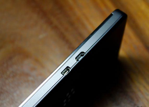 Fotografii spion cu noul BlackBerry, seria L, "scurse" pe Internet 183267