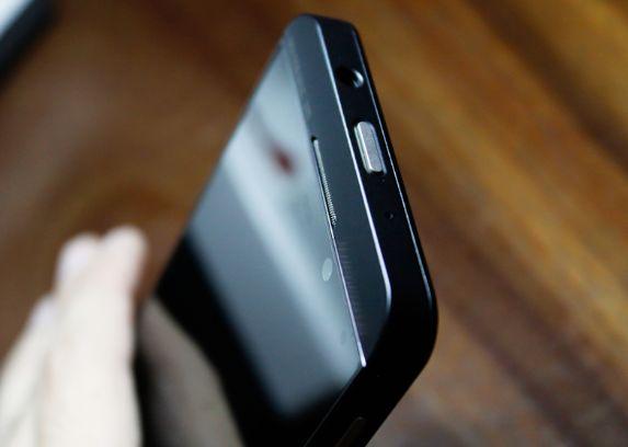 Fotografii spion cu noul BlackBerry, seria L, "scurse" pe Internet 183270