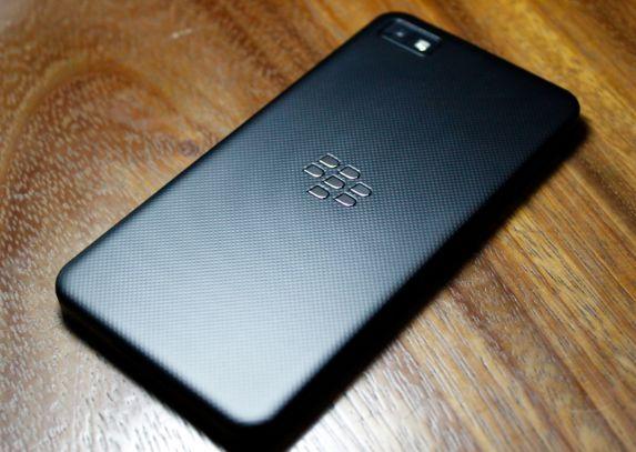 Fotografii spion cu noul BlackBerry, seria L, "scurse" pe Internet 183271