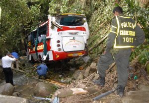 Cel puţin 16 persoane au murit într-un grav accident din Columbia