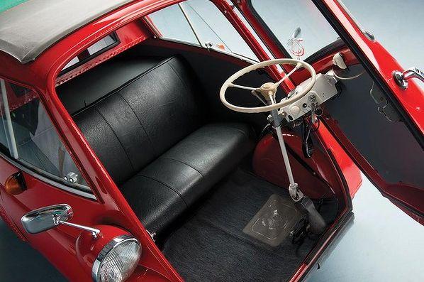 Cele mai mici maşini din lume, scoase la licitaţie în Statele Unite 183731