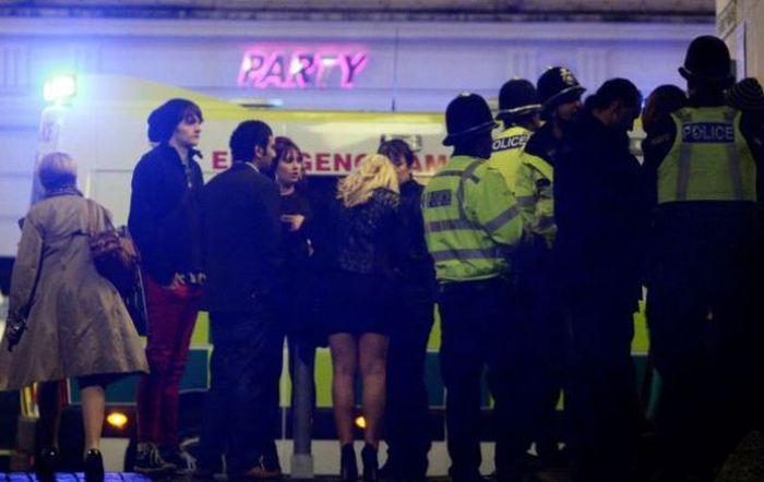 Aşa au ajuns să sărbătorească tinerii Naşterea Domnului. Imagini incredibile surprinse la ieşirea din cluburi 183874