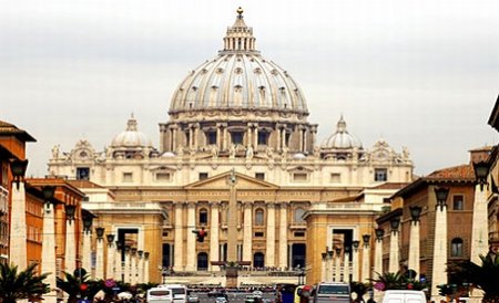 Bugetul Sfântului Scaun e strâns cu cureaua. Vaticanul este constrâns la reducerea cheltuielilor