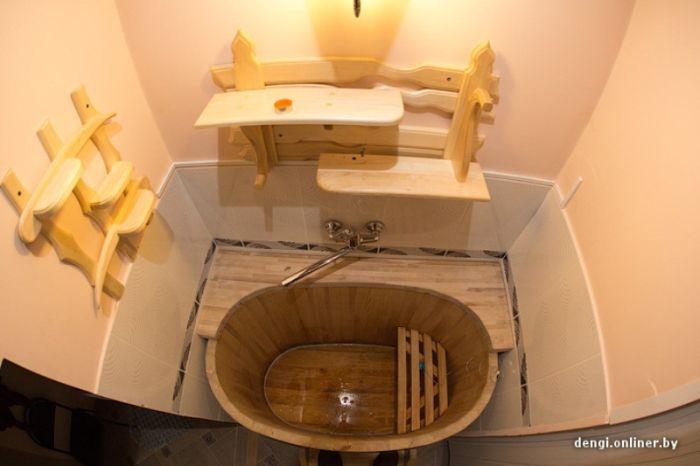 Ce le face femeia asta bărbaţilor care îi calcă pragul casei. A devenit o afacere foarte profitabilă 183961