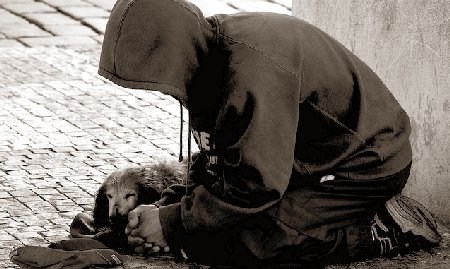 Lumea cerşetorilor, a prostituatelor şi a oamenilor fără adăpost din Praga, prezentată de o agenţie de turism