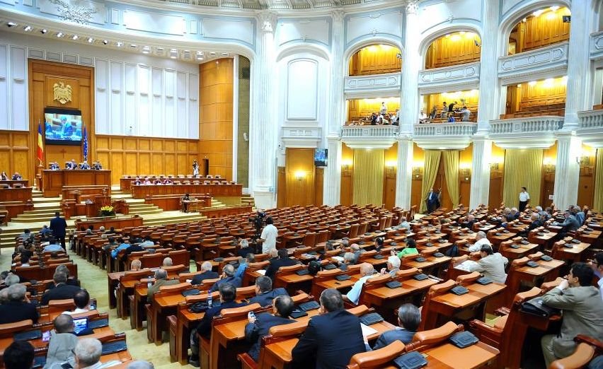 Astăzi au loc primele şedinţe ale noului Parlament