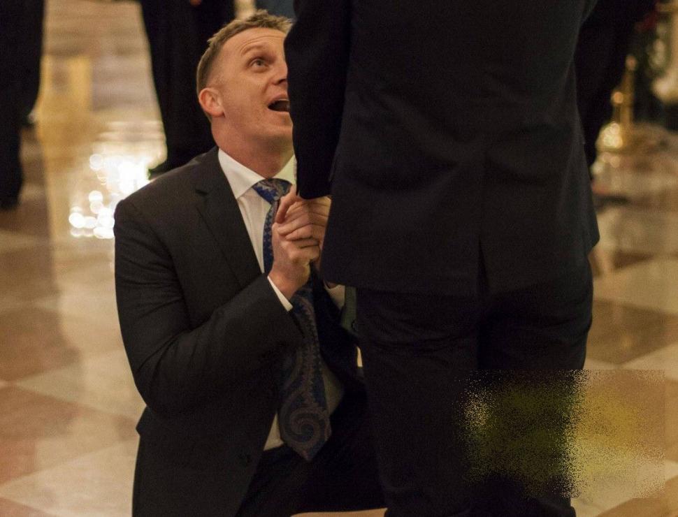 Asta s-a întâmplat pe holurile Casei Albe. Toată lumea se uita şi nu le venea să creadă ce văd ochilor 184532