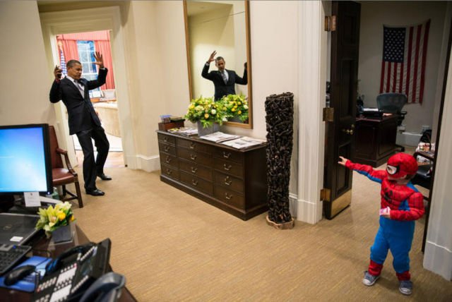 E cea mai tare poză cu Barack Obama. A fost făcută chiar în biroul lui