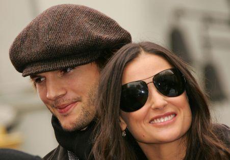 Ashton Kutcher a cerut, oficial, divorţul de Demi Moore