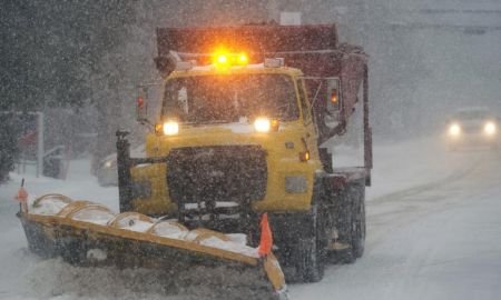 Furtună de zăpadă în Canada. Traficul rutier, paralizat. Sute de curse aeriene, anulate