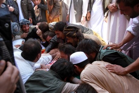 Talibanii au ucis 21 de soldaţi pakistanezi răpiţi în urmă cu trei zile