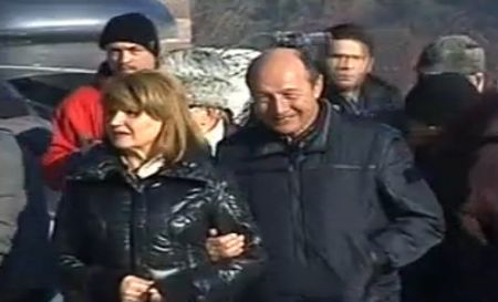 Preşedintele Băsescu a petrecut revelionul la un hotel din Covasna, alături de familia sa şi de Elena Udrea 