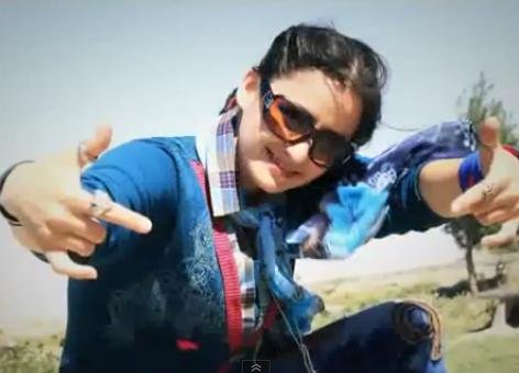 O tănără de 23 de ani, fenomen în Afganistan: Este prima cântăreaţă de rap din această ţară