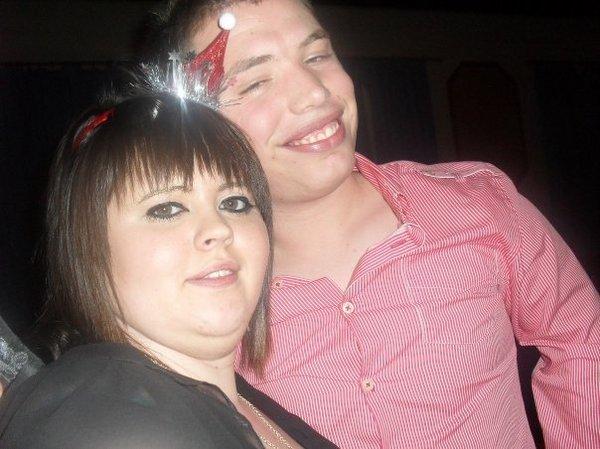 Cum arată după ce a mâncat de două ori pe zi la fast food. Părinţii n-au mai recunoscut-o 186143