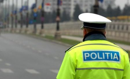 Bucureşti: Şoferiţa care a lovit cu maşina un poliţist, surprinsă de camerele de supraveghere