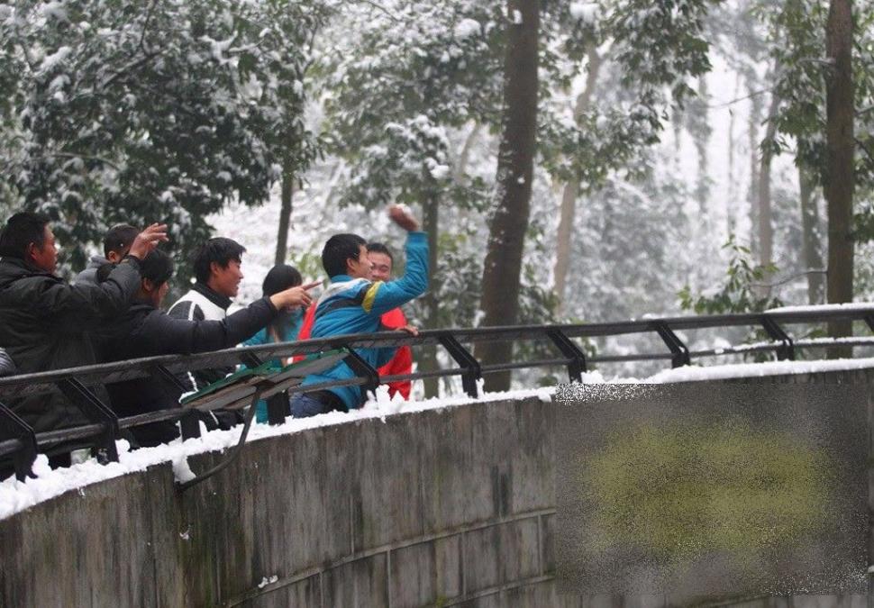 Pozele astea au revoltat un miliard de oameni. "Mintea lor era îngheţată de frigul de afară" 186726