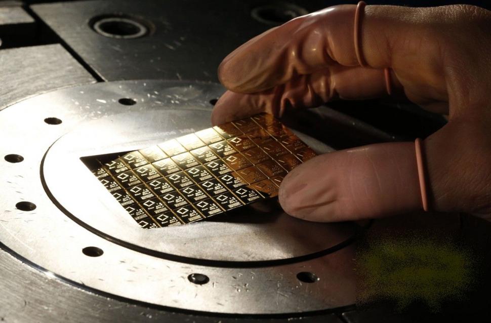 Toţi bogaţii lumii fac acest lucru acum. "Viitorul va fi foarte nesigur, aşa ne punem la adăpost averile" 186736