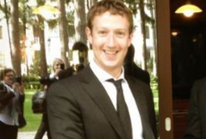 Facebook îi taxează cu 100 de dolari pe cei care vor să-i trimită un mesaj lui Mark Zuckerberg 