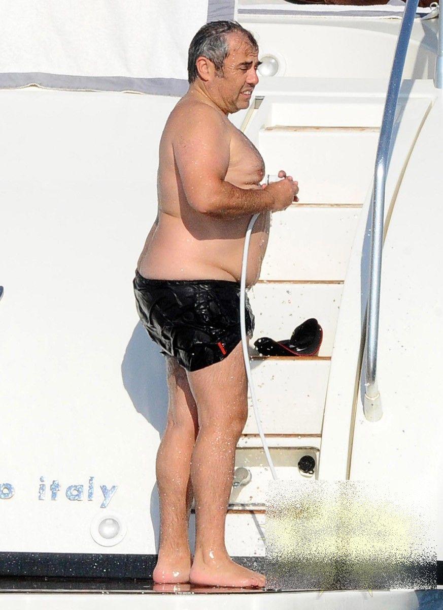 Pe plajele luxoase de pe Coasta de Azur, toată lumea îi plângea de milă. Dacă vezi ce iubit are, vei înţelege 186997