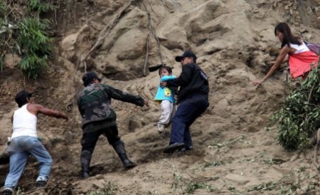 Un sat întreg din China, devastat de alunecările de teren: Cel puţin 38 de oameni au murit
