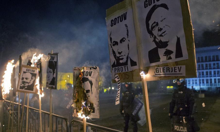 Slovenia. Mii de persoane cer demisia premierului, suspectat de corupţie 187219