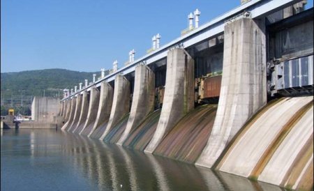 Câte hidrocentrale ar fi trebuit să avem acum în România şi cât de ieftin ar trebui să fie curentul electric