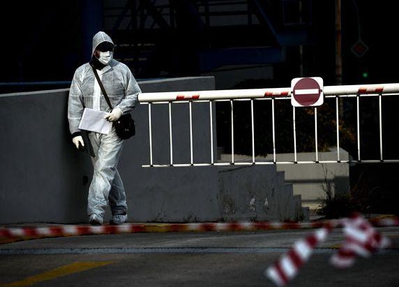 Atac armat asupra sediului central al partidului de guvernare grec 187502