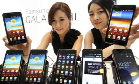 Samsung, din nou peste Apple. Seria Galaxy S a ajuns la 100 de milioane de unităţi vândute mai rapid ca iPhone