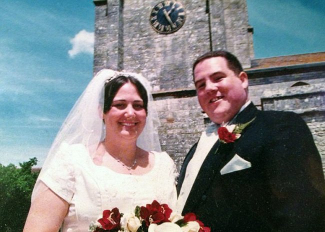 Umiliţi de fotografiile de la nuntă, doi obezi din Anglia au slăbit şi se recăsătoresc