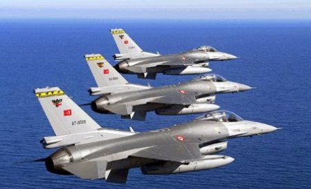 Avioane de vânătoare turce au atacat poziţii ale insurgenţilor kurzi din nordul Irakului