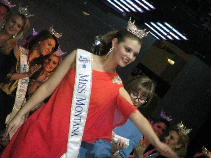 Ce s-a aflat despre această regină a frumuseţii a uimit pe toată lumea. Frumoasa blondă este unică în istoria concursurilor Miss 187596