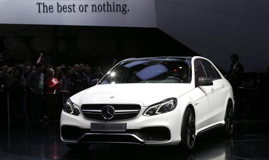 Lux şi mulţi cai putere la Salonul Auto de la Detroit. Care este maşina americană a anului 187613