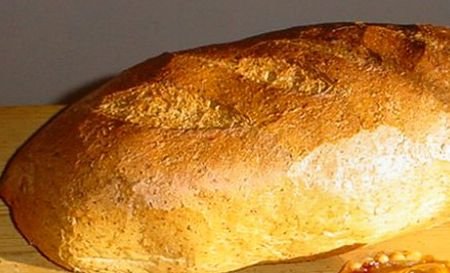 Preţul pâinii ar putea să scadă în 2013. Ce măsură vrea să implementeze Guvernul Ponta