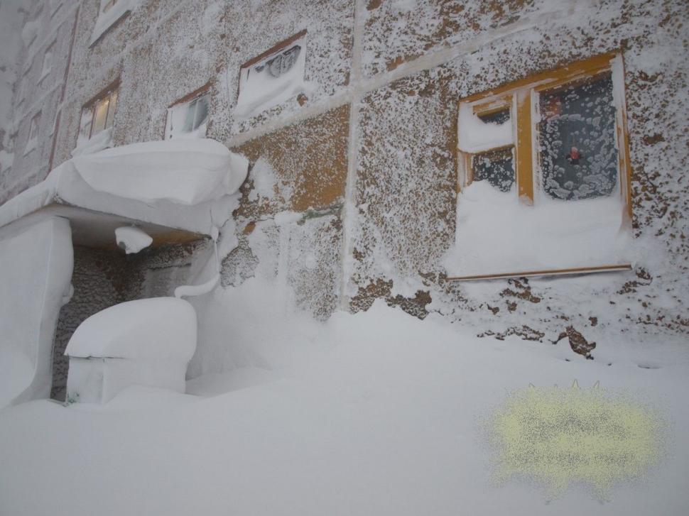 Oraşul a fost pur şi simplu ÎNGROPAT în zăpadă. Cum arată după o noapte de VISCOL NEGRU 187865