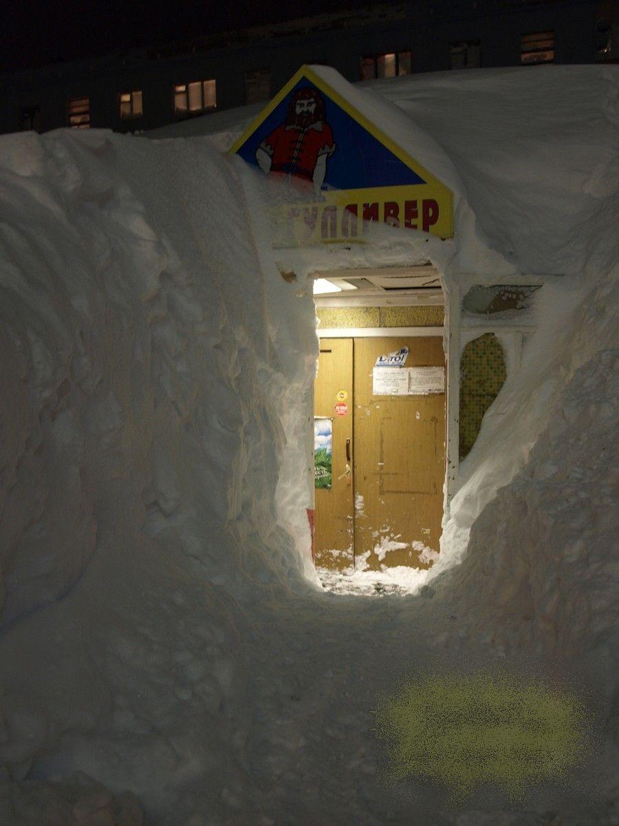 Oraşul a fost pur şi simplu ÎNGROPAT în zăpadă. Cum arată după o noapte de VISCOL NEGRU 187866