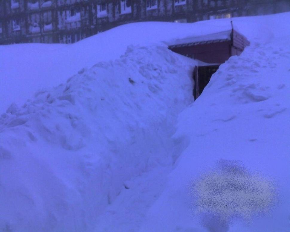 Oraşul a fost pur şi simplu ÎNGROPAT în zăpadă. Cum arată după o noapte de VISCOL NEGRU 187879