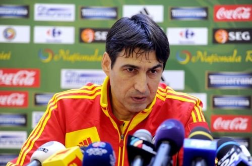 Victor Piţurcă a convocat 23 de jucători pentru stagiul de pregătire din Spania